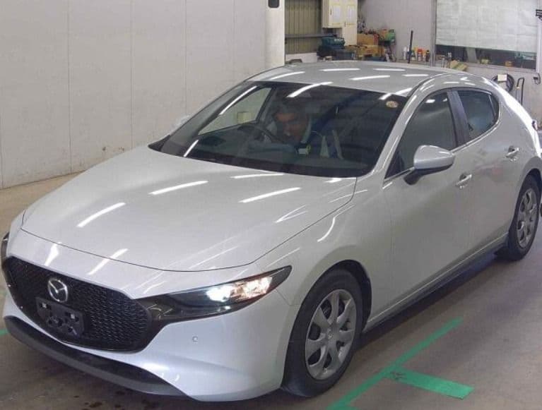 MAZDA 3 Fastback